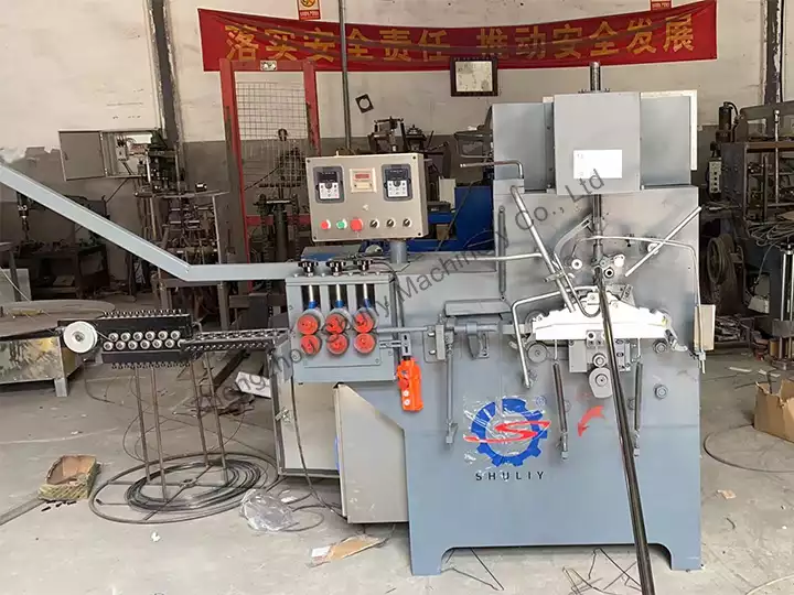 high-speed hanger making machine