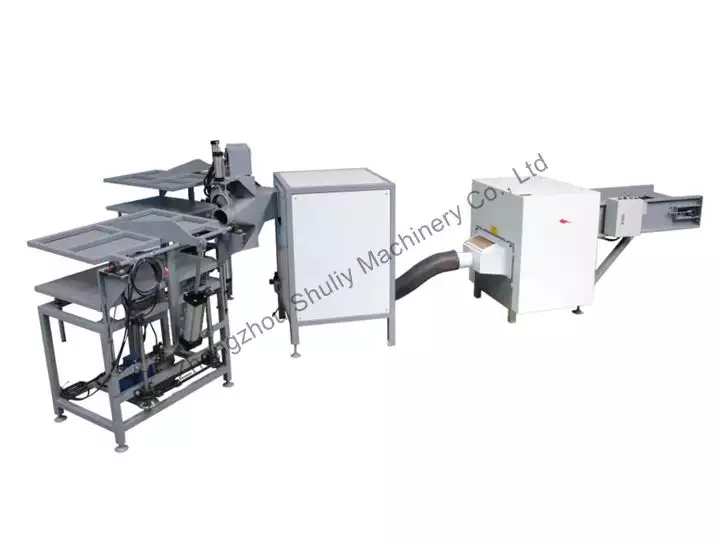 pillow making machine with flattening platform