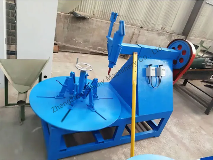 machine for cutting side walls of tires