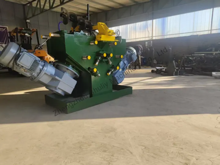 冷間圧延用スパイラルブレード成形機