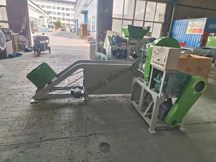 slide-type double-sided tire cutting machine