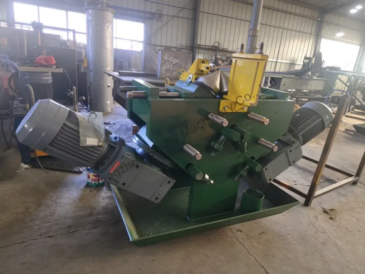 screw flight cold rolling machine